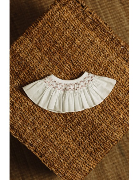 Cuello Bordado Cruces